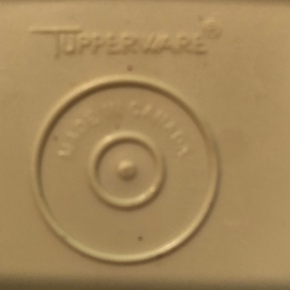 Vintage 1970’s Tupperware Cream & Sugar Set - beige coloured creamer and sugar. - Picture 2 of 6